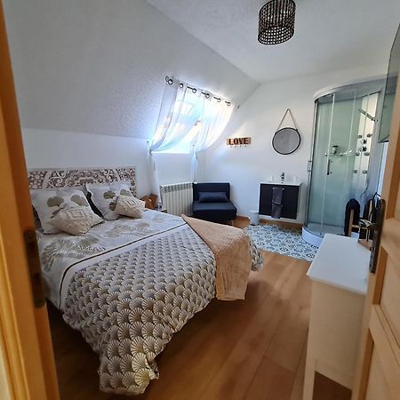 Chez Malia Bed & Breakfast Saint-Nicolas-des-Motets Exterior foto